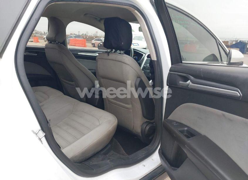 Photo 8 of 2015 Ford Fusion S (VIN 1FA6P0G77F5122848)