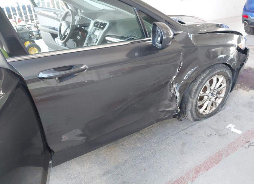 Photo 6 of 2016 Ford Fusion S (VIN 1FA6P0G77G5106683)