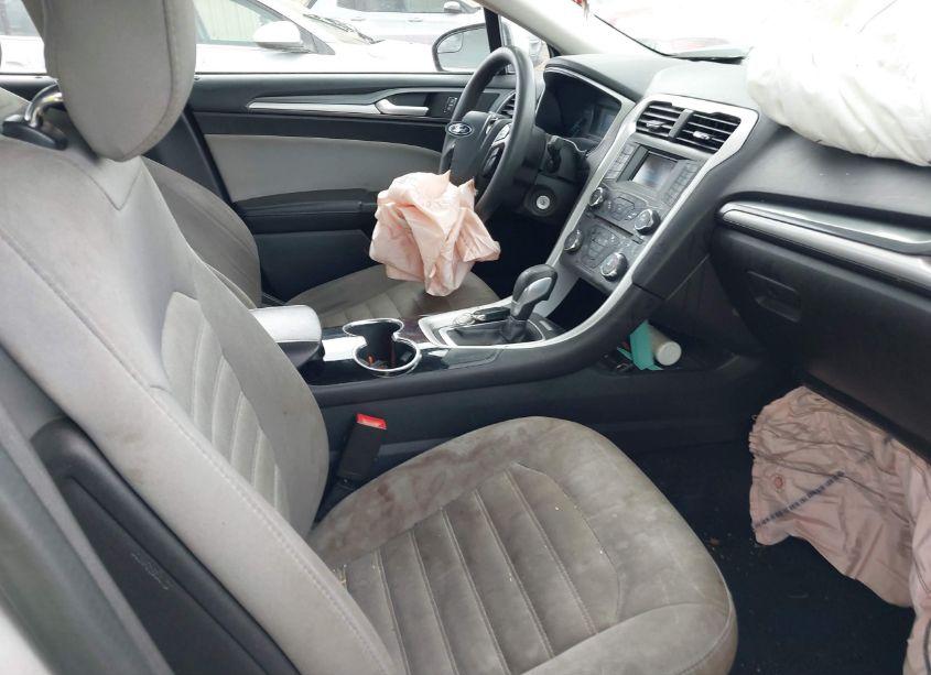 Photo 5 of 2014 Ford Fusion S (VIN 1FA6P0G78E5383906)