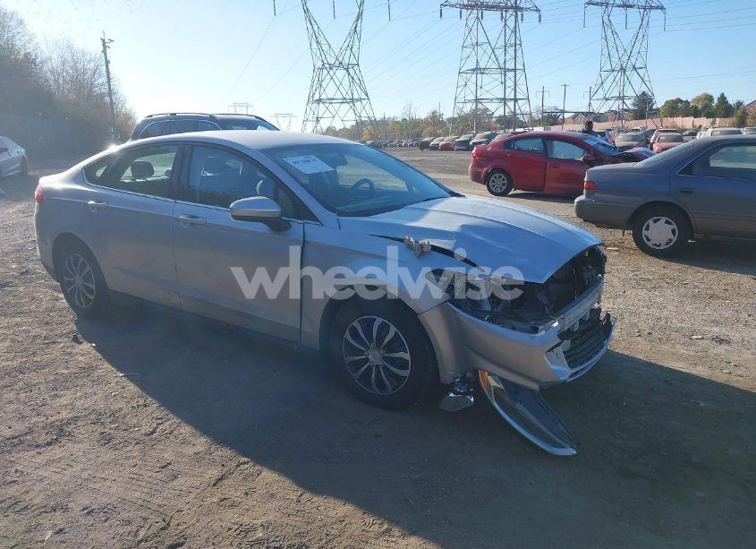 2014 Ford Fusion S (VIN 1FA6P0G78E5403135) main photo