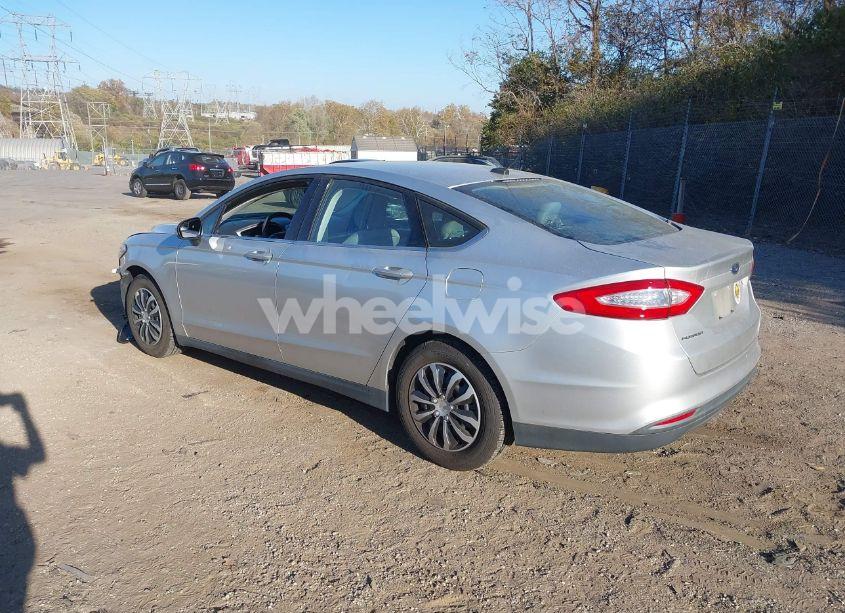 Photo 3 of 2014 Ford Fusion S (VIN 1FA6P0G78E5403135)