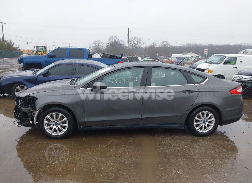 Photo 15 of 2015 Ford Fusion S (VIN 1FA6P0G78F5111826)