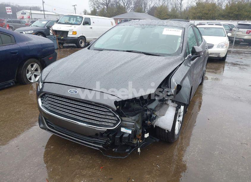 Photo 2 of 2015 Ford Fusion S (VIN 1FA6P0G78F5111826)