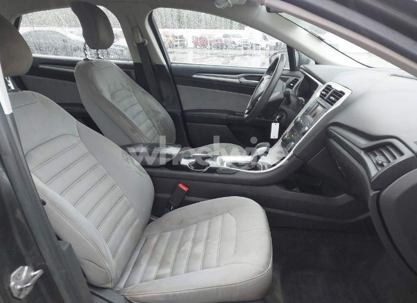 Photo 5 of 2015 Ford Fusion S (VIN 1FA6P0G78F5111826)