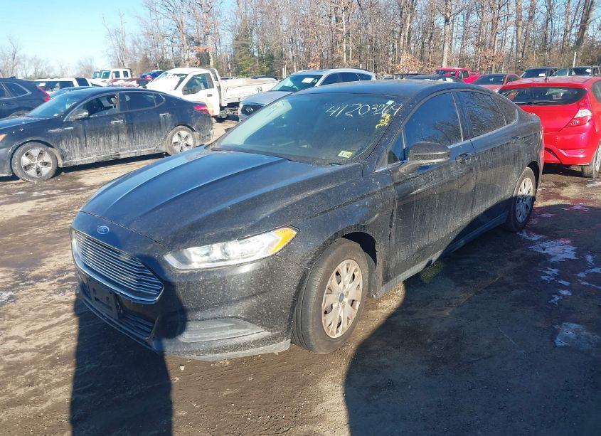 Photo 2 of 2014 Ford Fusion S (VIN 1FA6P0G79E5359470)