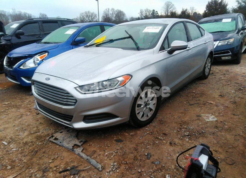 Photo 2 of 2014 Ford Fusion S (VIN 1FA6P0G79E5374261)