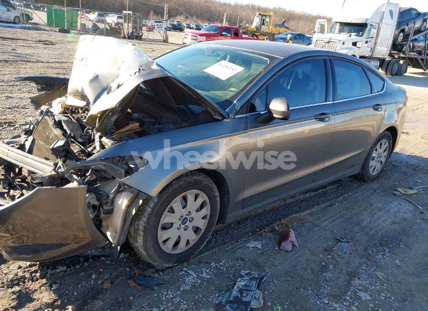 Photo 2 of 2014 Ford Fusion S (VIN 1FA6P0G79E5401796)