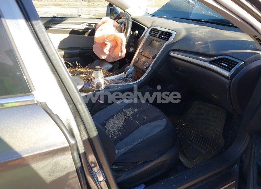 Photo 5 of 2014 Ford Fusion S (VIN 1FA6P0G79E5401796)