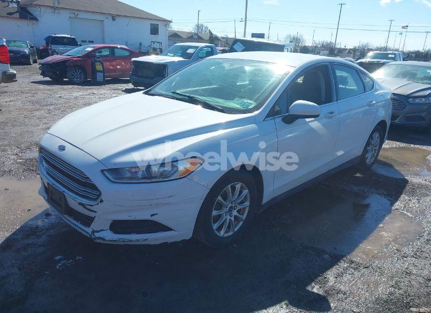 Photo 2 of 2015 Ford Fusion S (VIN 1FA6P0G79F5116338)