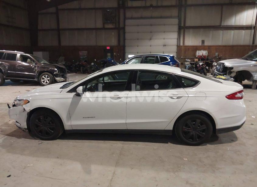Photo 14 of 2014 Ford Fusion S (VIN 1FA6P0G7XE5373829)