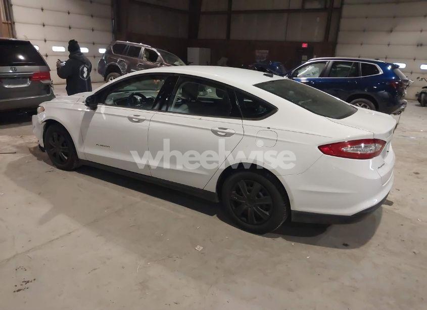 Photo 3 of 2014 Ford Fusion S (VIN 1FA6P0G7XE5373829)