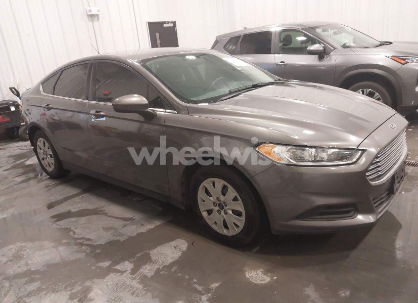 2014 Ford Fusion S (VIN 1FA6P0G7XE5388704) main photo