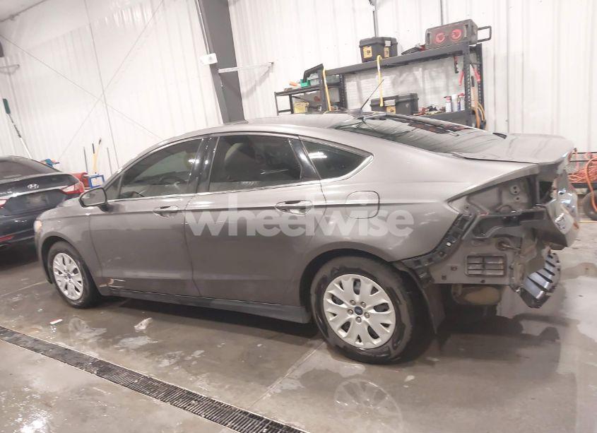 Photo 15 of 2014 Ford Fusion S (VIN 1FA6P0G7XE5388704)