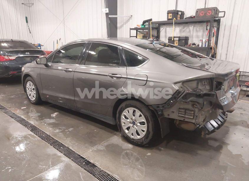 Photo 3 of 2014 Ford Fusion S (VIN 1FA6P0G7XE5388704)