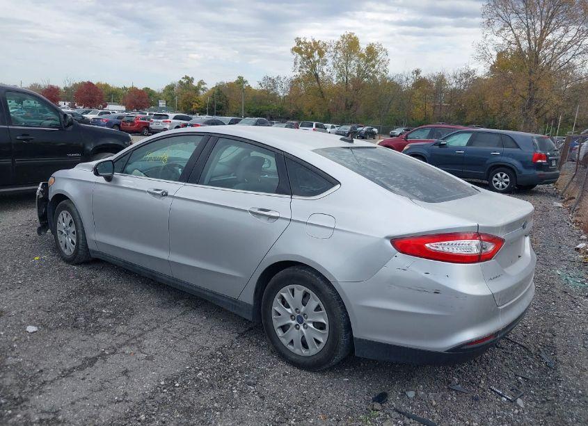Photo 3 of 2014 Ford Fusion S (VIN 1FA6P0G7XE5401113)