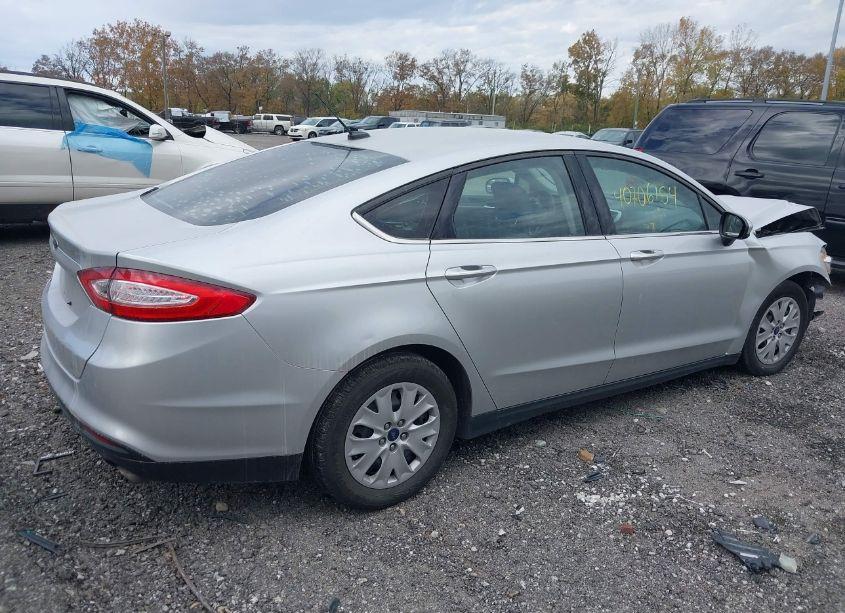 Photo 4 of 2014 Ford Fusion S (VIN 1FA6P0G7XE5401113)