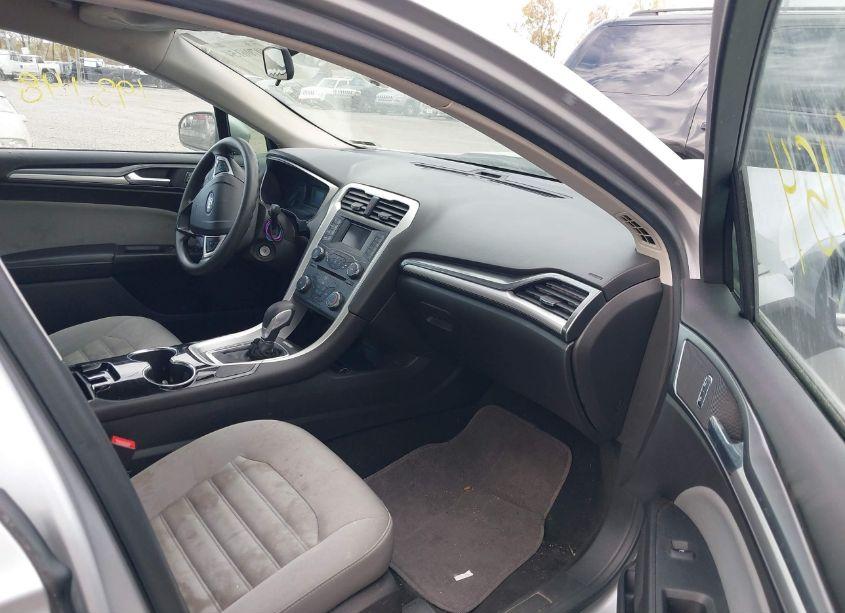 Photo 5 of 2014 Ford Fusion S (VIN 1FA6P0G7XE5401113)