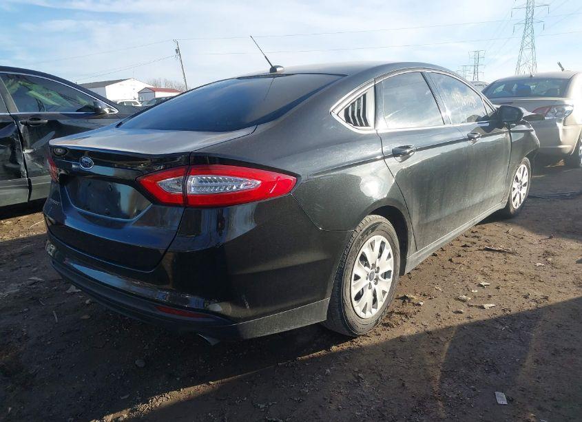 Photo 4 of 2014 Ford Fusion S (VIN 1FA6P0G7XE5402830)