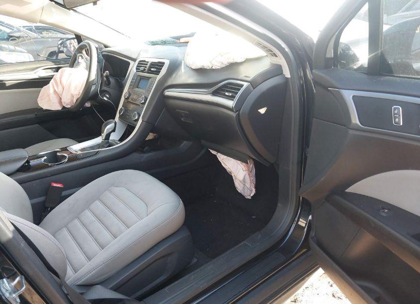 Photo 5 of 2014 Ford Fusion S (VIN 1FA6P0G7XE5402830)