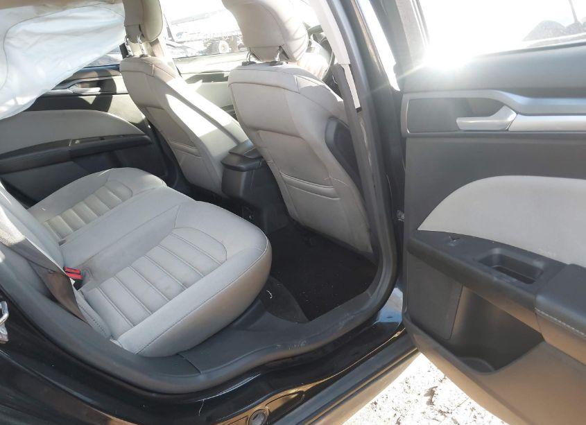 Photo 8 of 2014 Ford Fusion S (VIN 1FA6P0G7XE5402830)