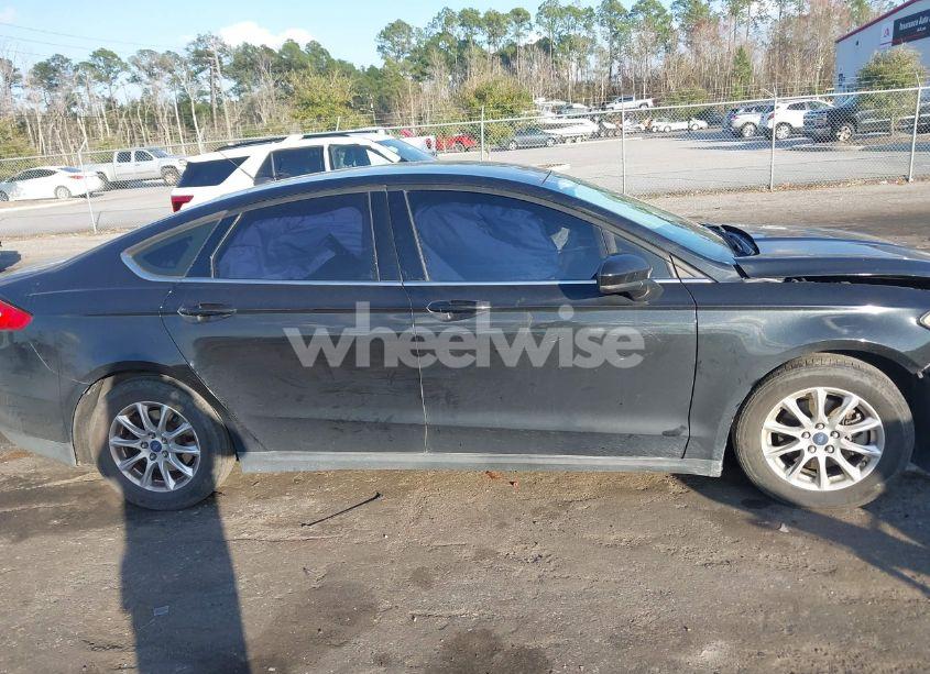 Photo 13 of 2015 Ford Fusion S (VIN 1FA6P0G7XF5105509)