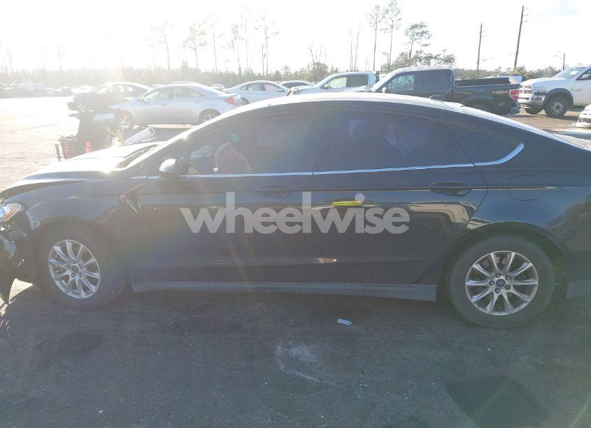 Photo 14 of 2015 Ford Fusion S (VIN 1FA6P0G7XF5105509)