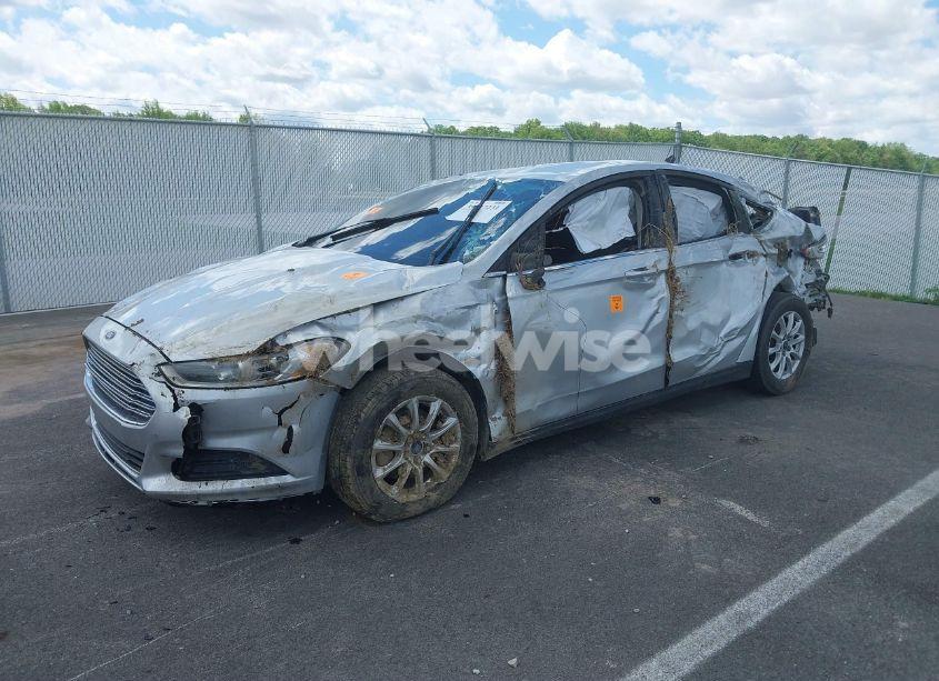 Photo 2 of 2016 Ford Fusion S (VIN 1FA6P0G7XG5129861)