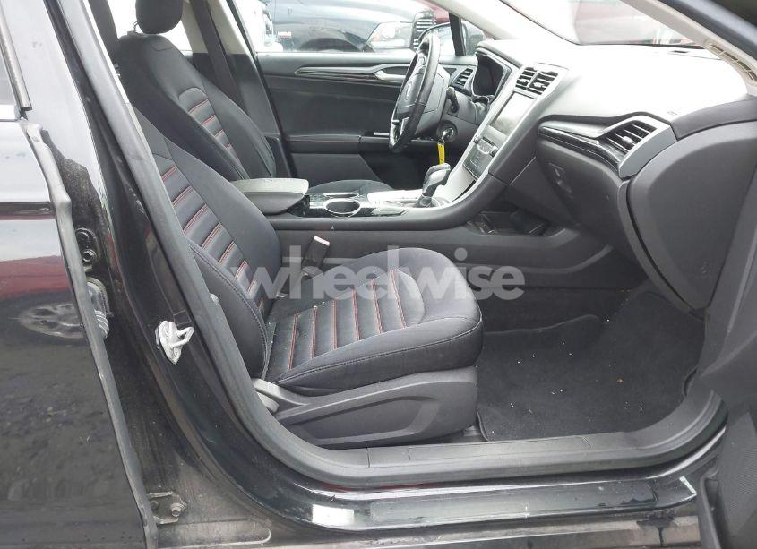 Photo 5 of 2014 Ford Fusion SE (VIN 1FA6P0H70E5353992)