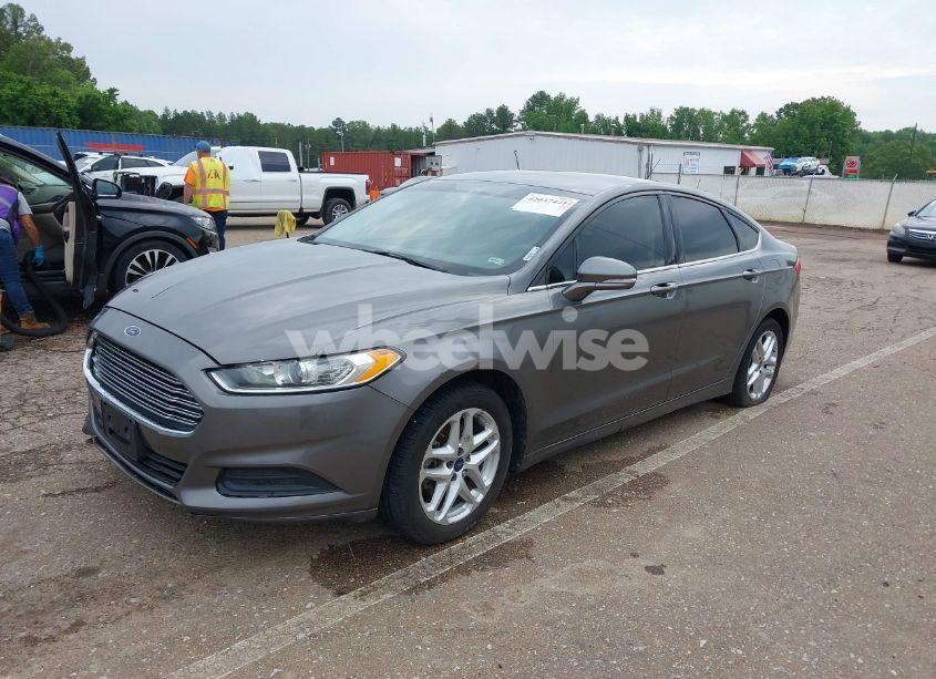 Photo 2 of 2014 Ford Fusion SE (VIN 1FA6P0H70E5376866)