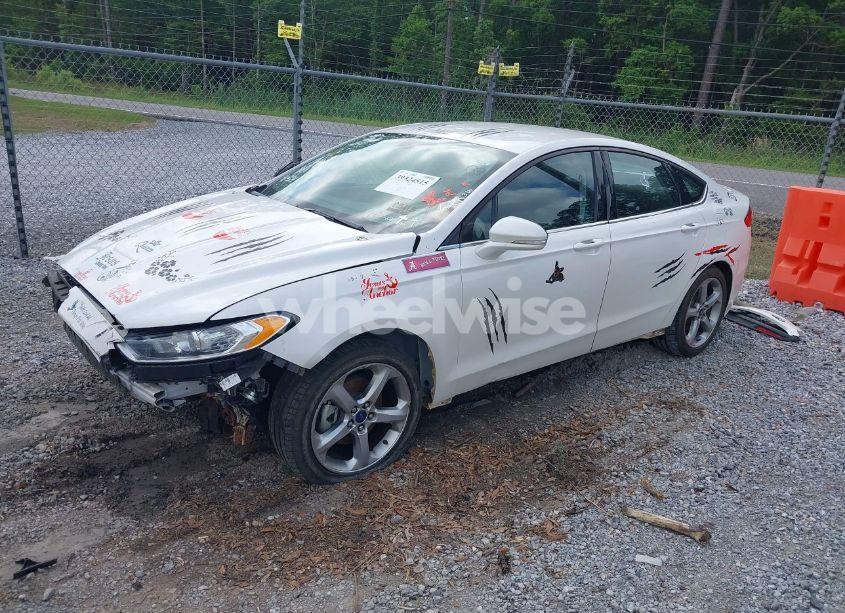 Photo 2 of 2014 Ford Fusion SE (VIN 1FA6P0H70E5397779)