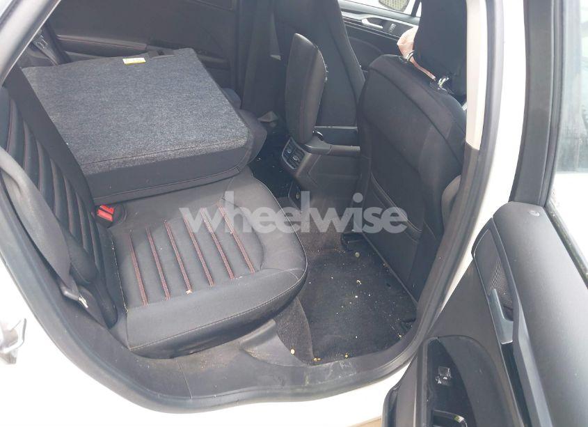 Photo 8 of 2014 Ford Fusion SE (VIN 1FA6P0H70E5397779)