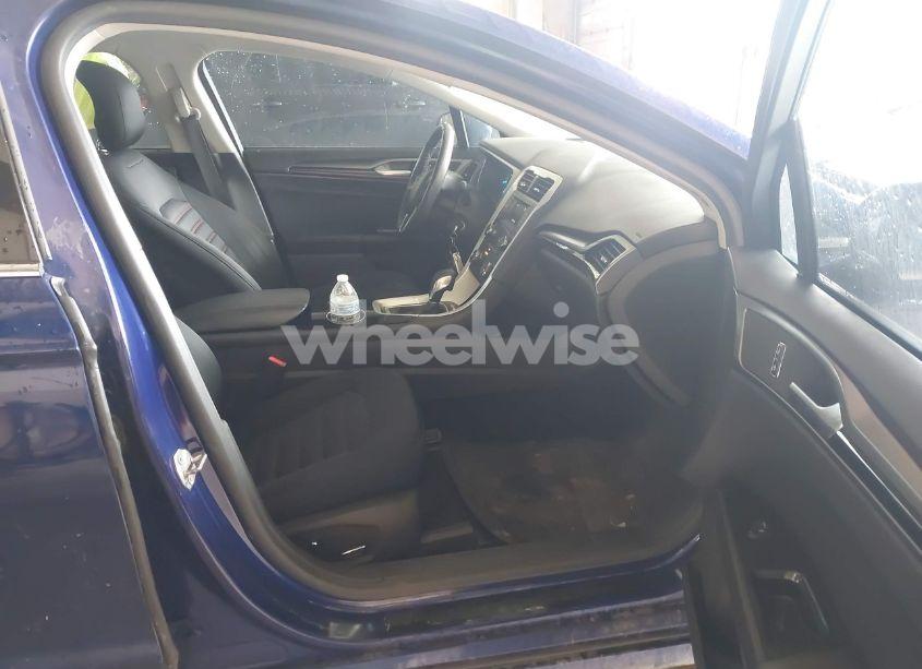 Photo 5 of 2015 Ford Fusion SE (VIN 1FA6P0H70F5105808)