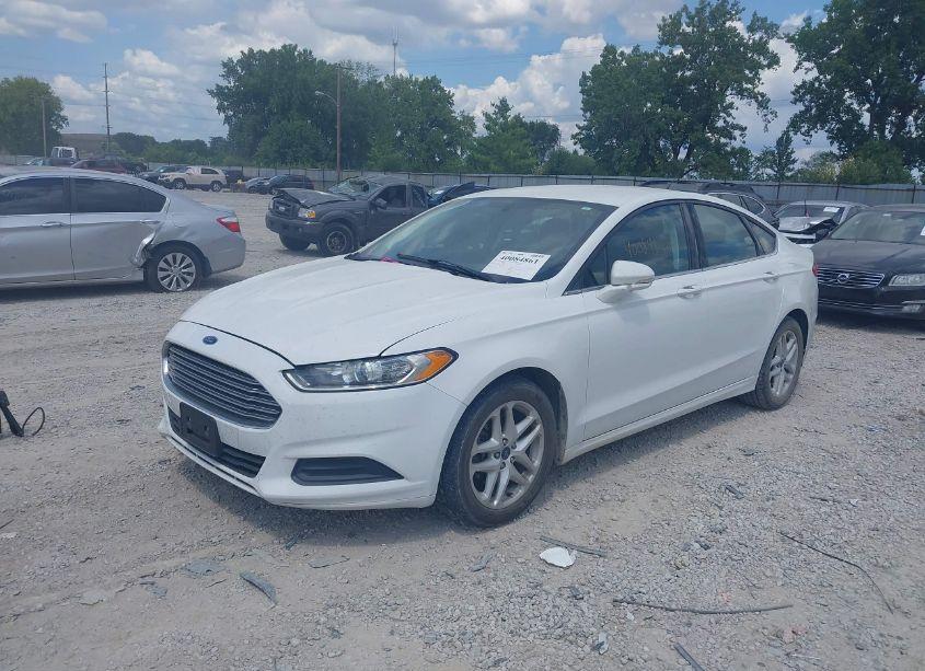 Photo 2 of 2015 Ford Fusion SE (VIN 1FA6P0H70F5114802)