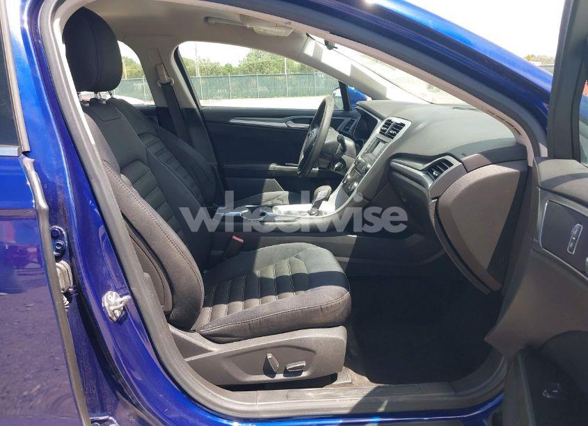 Photo 5 of 2015 Ford Fusion SE (VIN 1FA6P0H70F5115772)