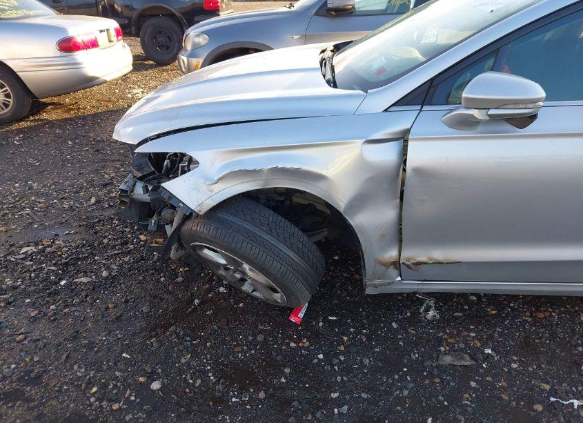 Photo 17 of 2015 Ford Fusion SE (VIN 1FA6P0H70F5128960)