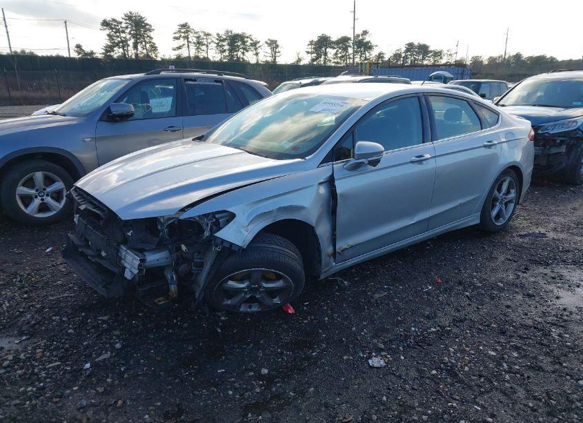 Photo 2 of 2015 Ford Fusion SE (VIN 1FA6P0H70F5128960)