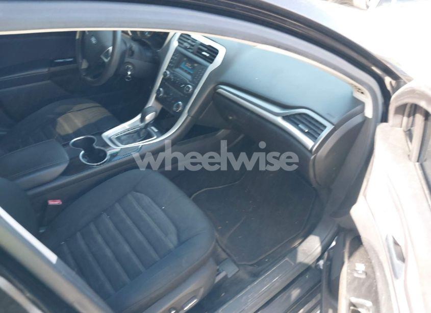 Photo 5 of 2016 Ford Fusion SE (VIN 1FA6P0H70G5116194)