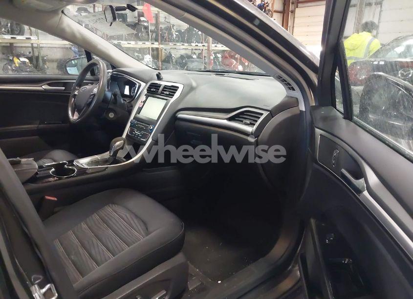 Photo 5 of 2016 Ford Fusion SE (VIN 1FA6P0H70G5120536)