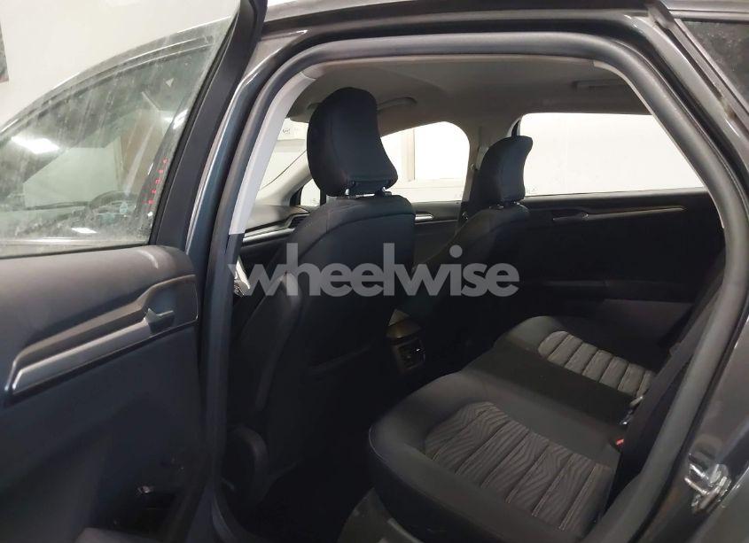 Photo 8 of 2016 Ford Fusion SE (VIN 1FA6P0H70G5120536)