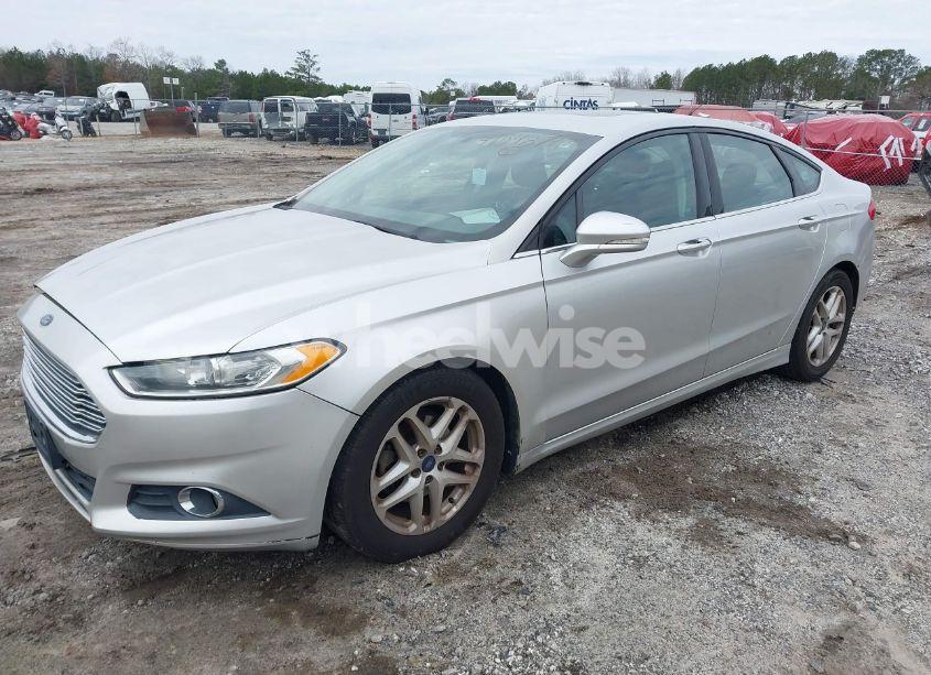 Photo 2 of 2014 Ford Fusion SE (VIN 1FA6P0H71E5373975)