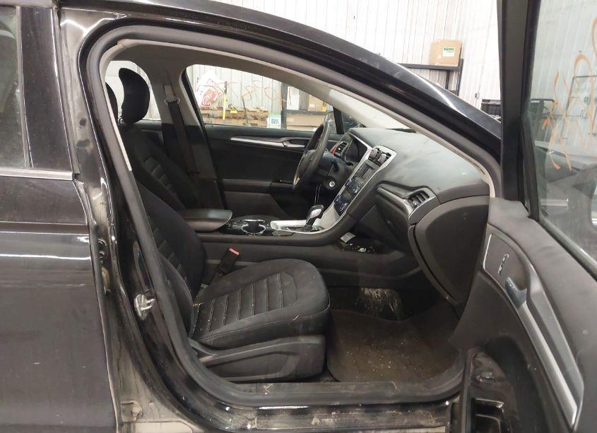 Photo 5 of 2014 Ford Fusion SE (VIN 1FA6P0H71E5382613)