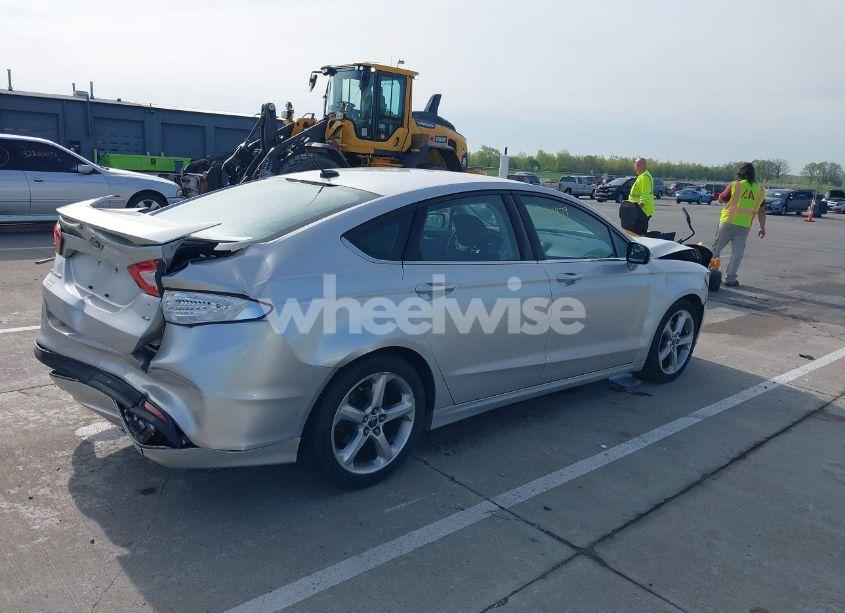 Photo 4 of 2014 Ford Fusion SE (VIN 1FA6P0H71E5396026)