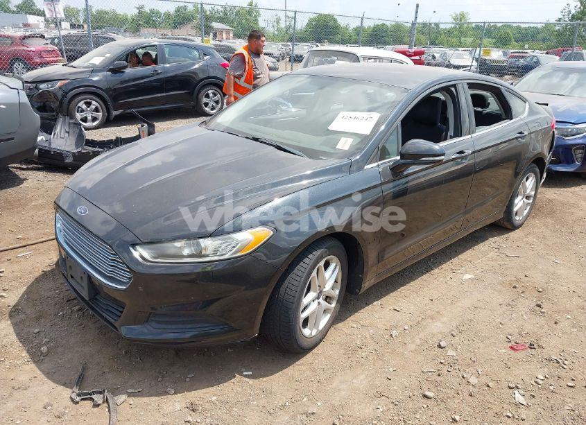 Photo 2 of 2014 Ford Fusion SE (VIN 1FA6P0H71E5401919)
