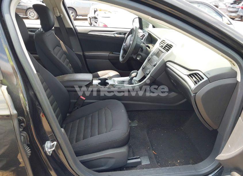 Photo 5 of 2014 Ford Fusion SE (VIN 1FA6P0H71E5401919)