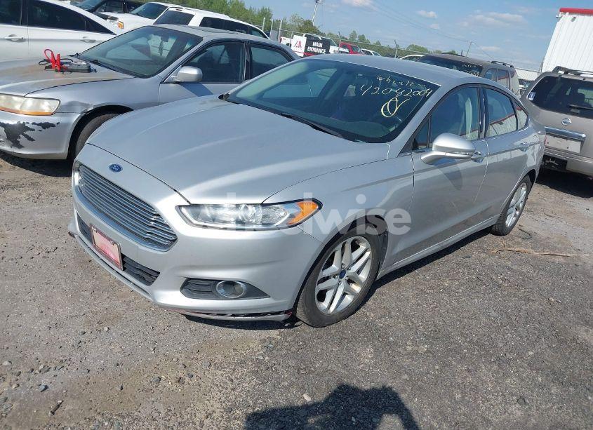 Photo 2 of 2015 Ford Fusion SE (VIN 1FA6P0H71F5102674)