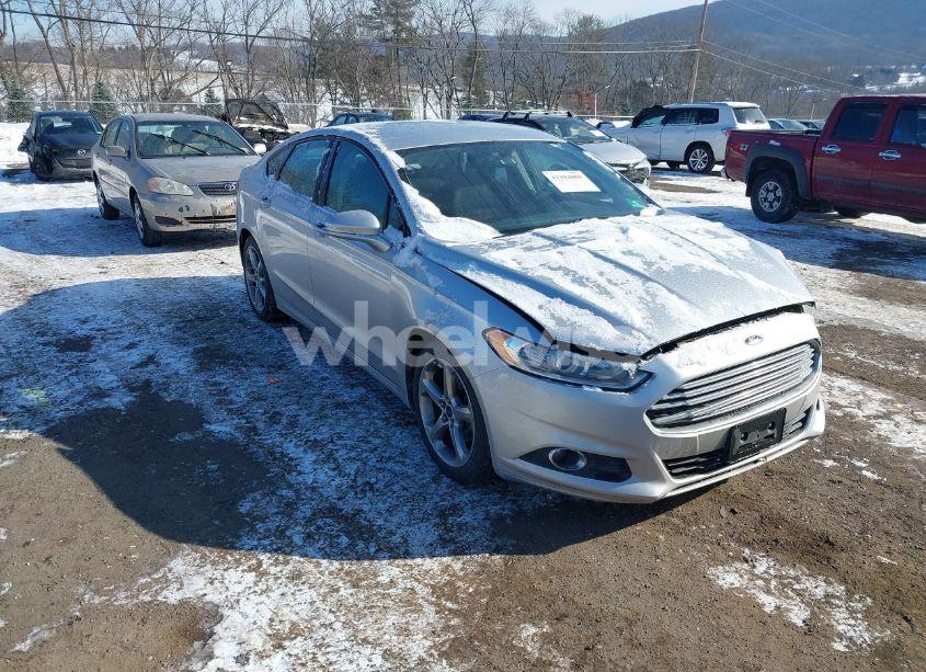2015 Ford Fusion SE (VIN 1FA6P0H71F5104828) main photo