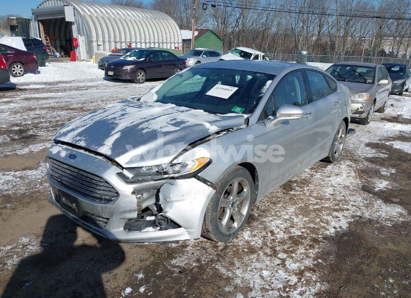 Photo 2 of 2015 Ford Fusion SE (VIN 1FA6P0H71F5104828)