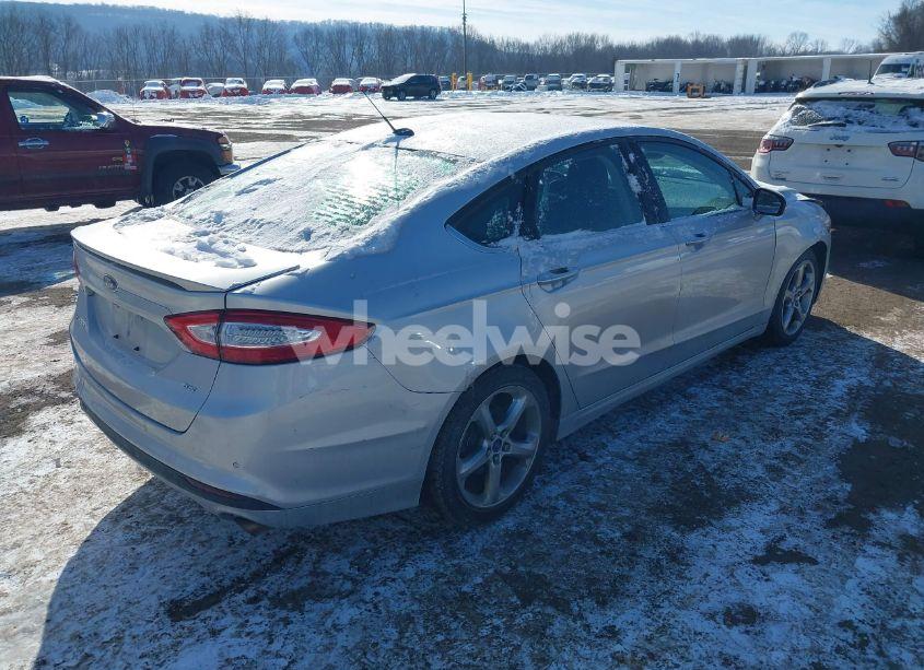 Photo 4 of 2015 Ford Fusion SE (VIN 1FA6P0H71F5104828)