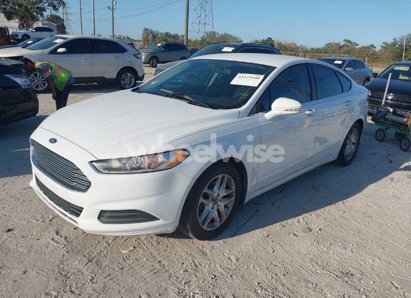 Photo 2 of 2015 Ford Fusion SE (VIN 1FA6P0H71F5115442)