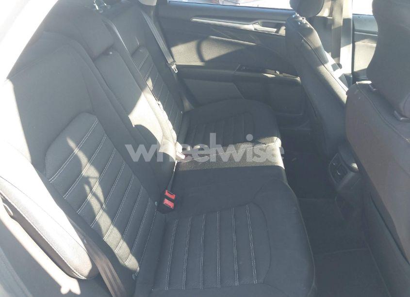 Photo 8 of 2015 Ford Fusion SE (VIN 1FA6P0H71F5115442)